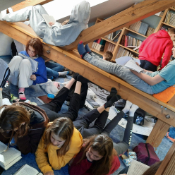 Projektový den žáků 6. ročníku "Den s knihou"