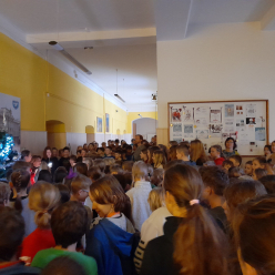 Zpívání u stromečku