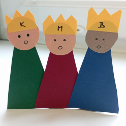 Papírové stromečky - II. B