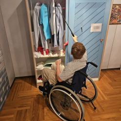 Lidé odvedle - IV. A