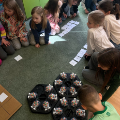 Robot Blueboot v hodině matematiky ve II.A